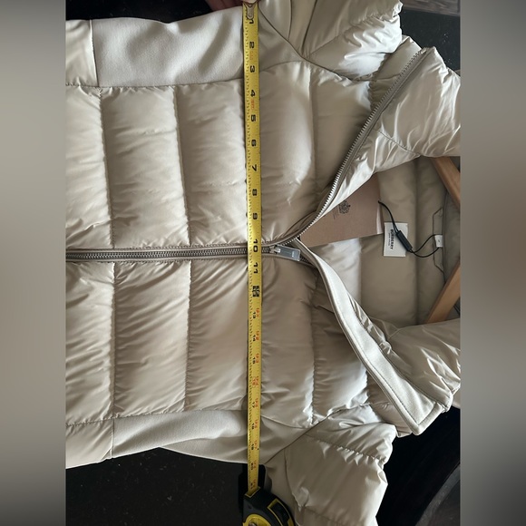 NEW..Burberry slim fit puffer coat NEW - Picture 10 of 10